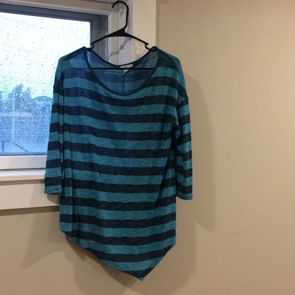 Striped Caslon flowy Asymmetrical Top, size S/M - Picture 2 of 3